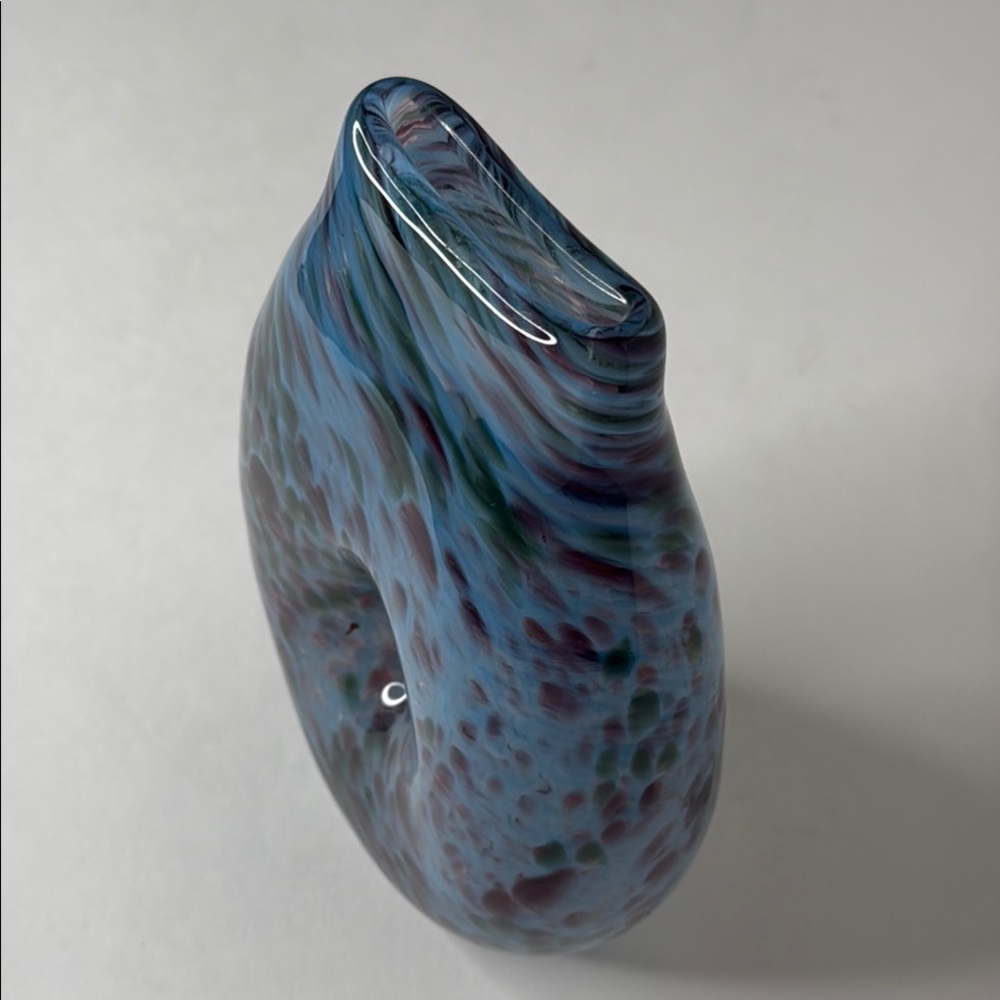 Blue Purple Glass Keyhole Vase Swirl Collectible Art Signed Vintage 2010 Gift - Picture 7 of 7